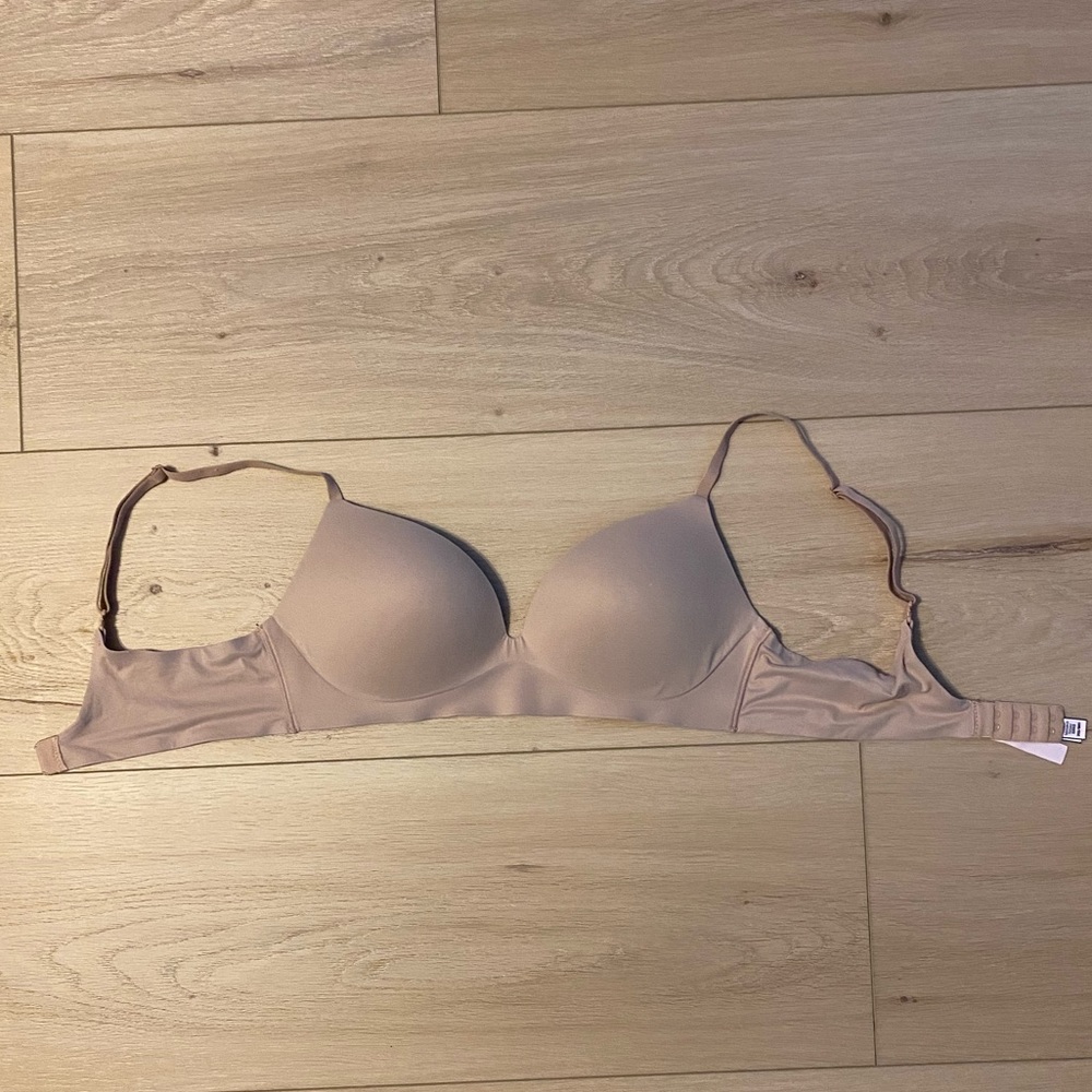 Victoria's Secret Wireless Push-Up Bra